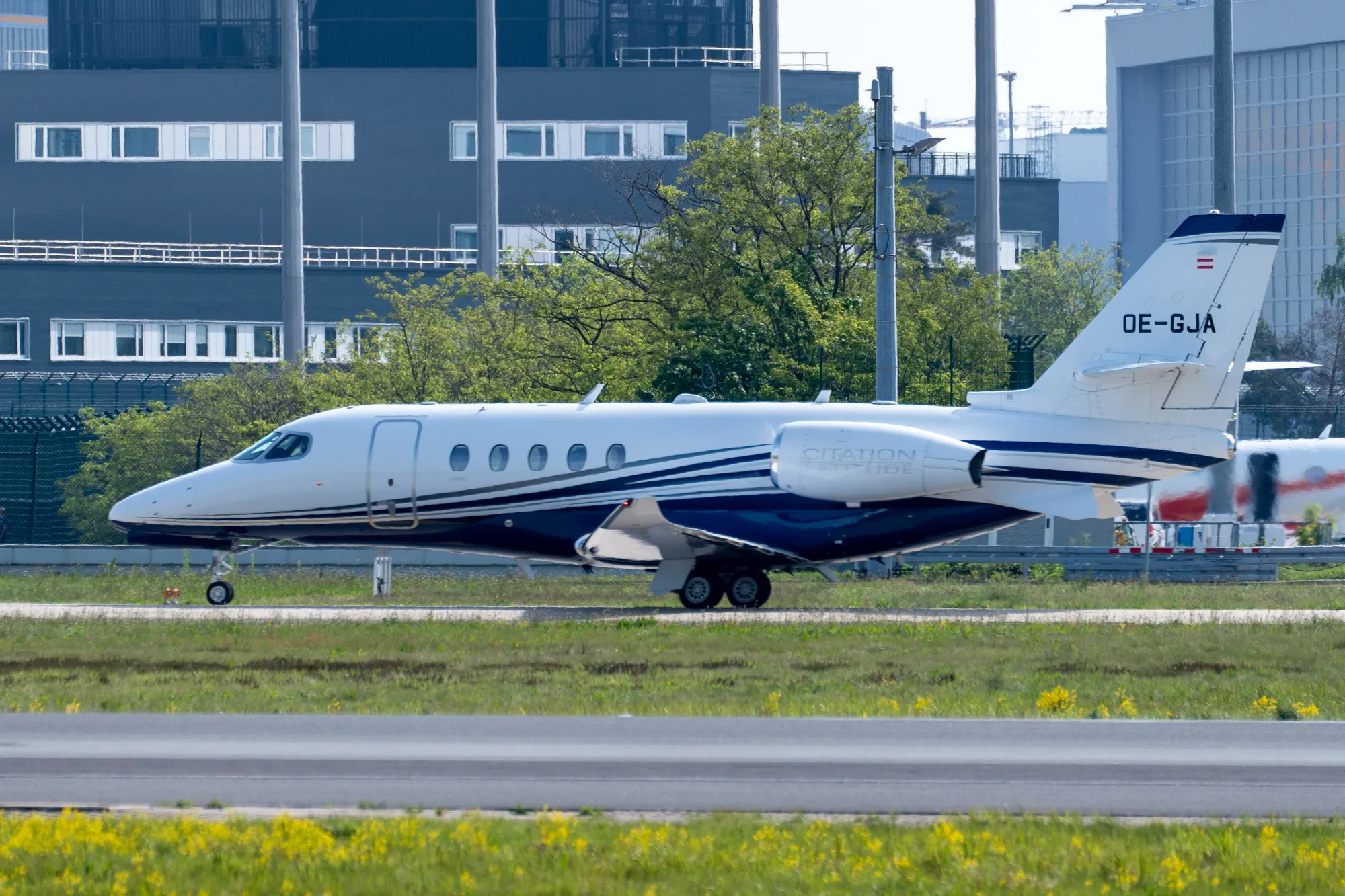 A7403857LR